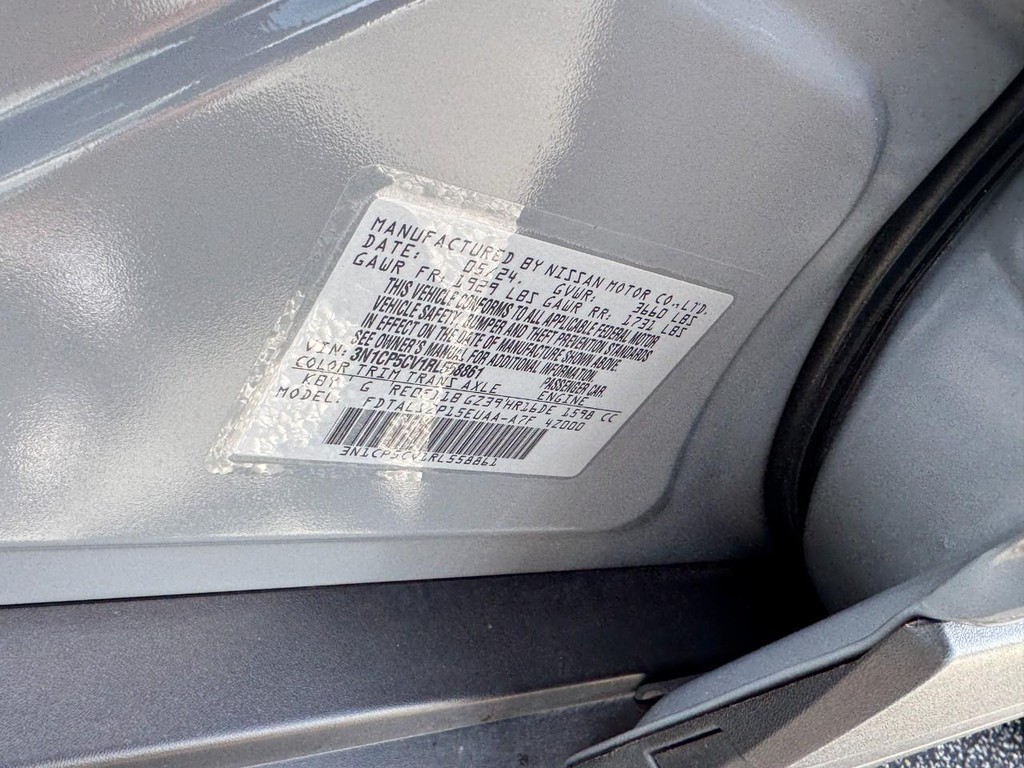 Nissan Kicks Vehicle Full-screen Gallery Image 23