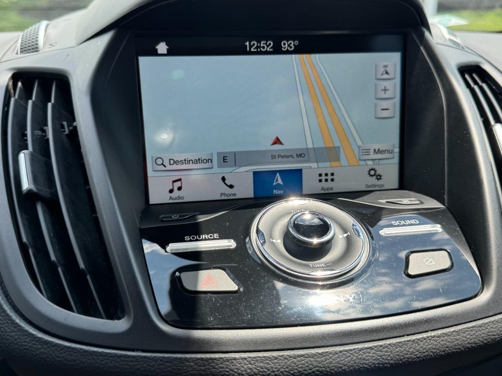 Ford Escape Vehicle Full-screen Gallery Image 21