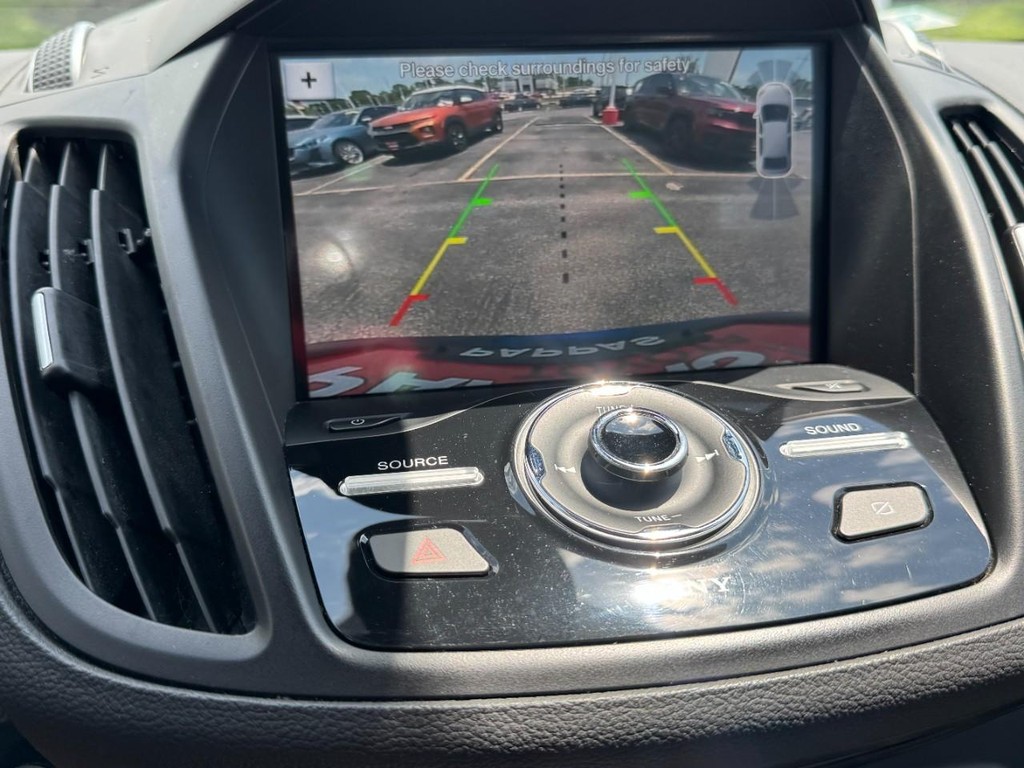 Ford Escape Vehicle Full-screen Gallery Image 22