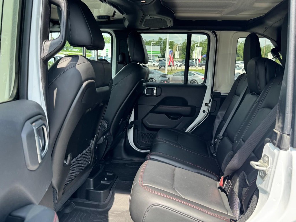 Jeep Wrangler Vehicle Full-screen Gallery Image 10