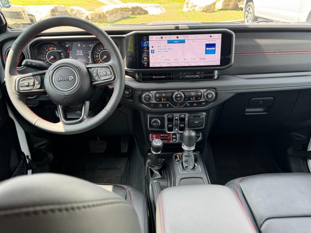 Jeep Wrangler Vehicle Full-screen Gallery Image 11