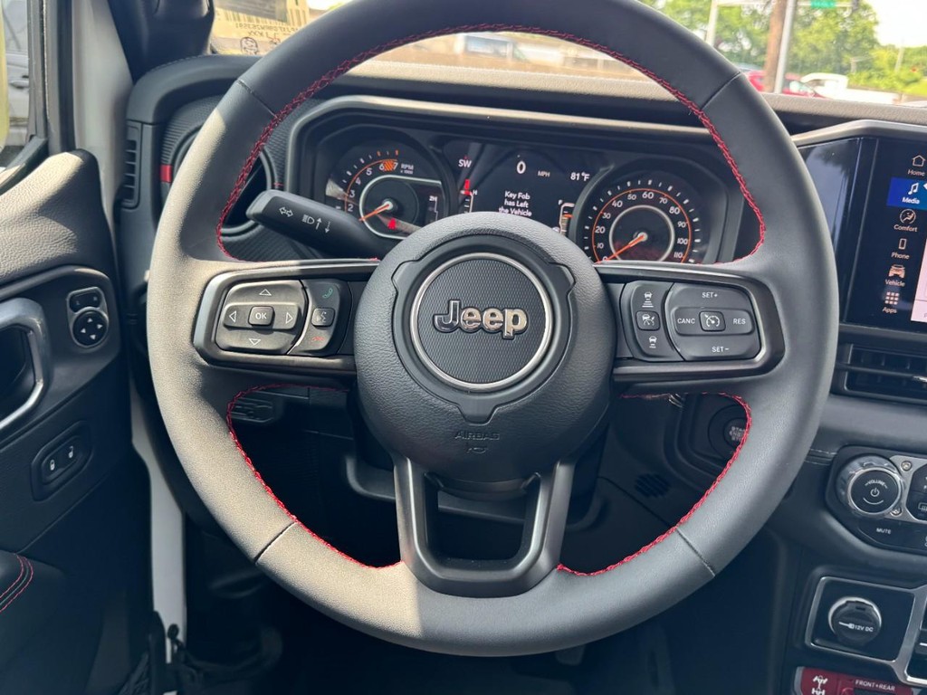 Jeep Wrangler Vehicle Full-screen Gallery Image 12