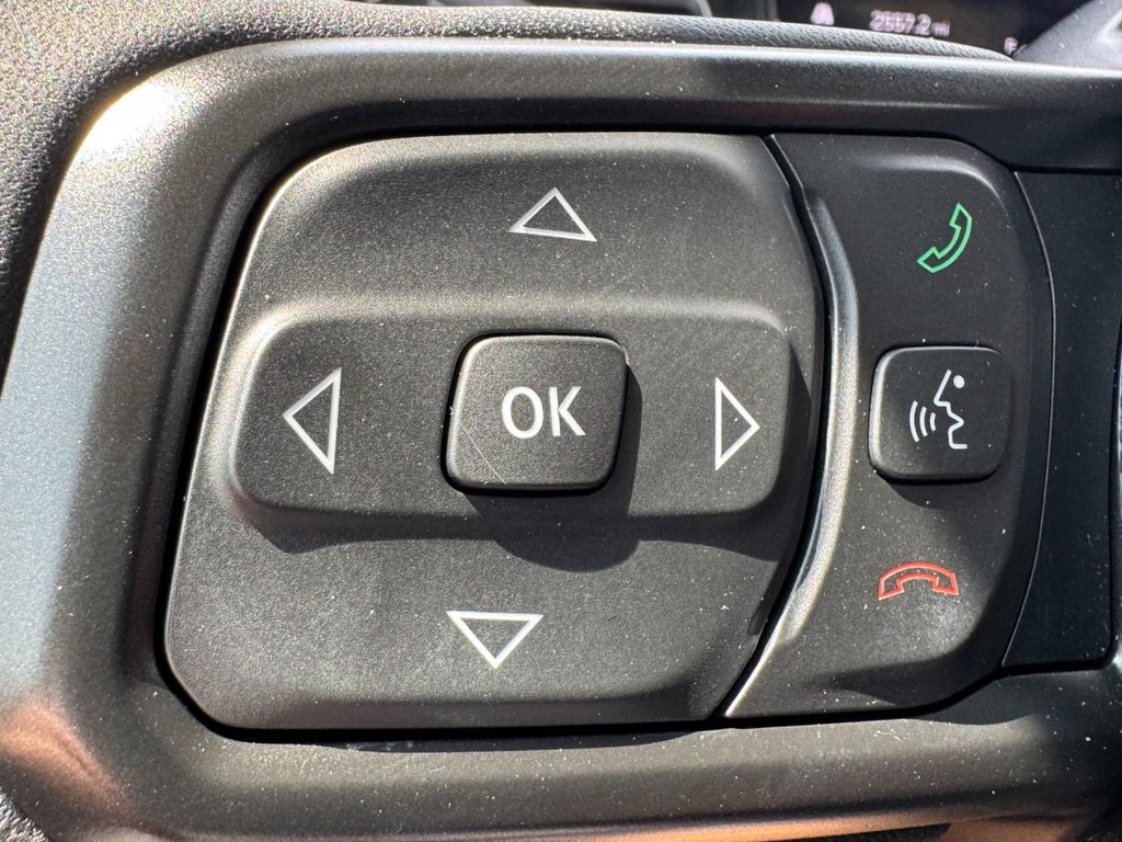 Jeep Wrangler Vehicle Full-screen Gallery Image 16
