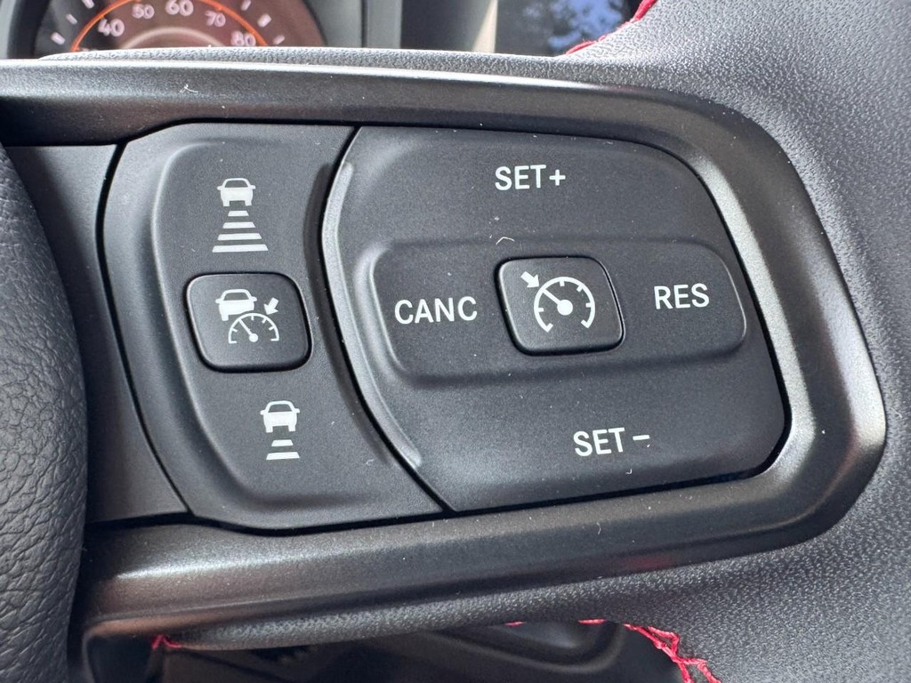 Jeep Wrangler Vehicle Full-screen Gallery Image 17