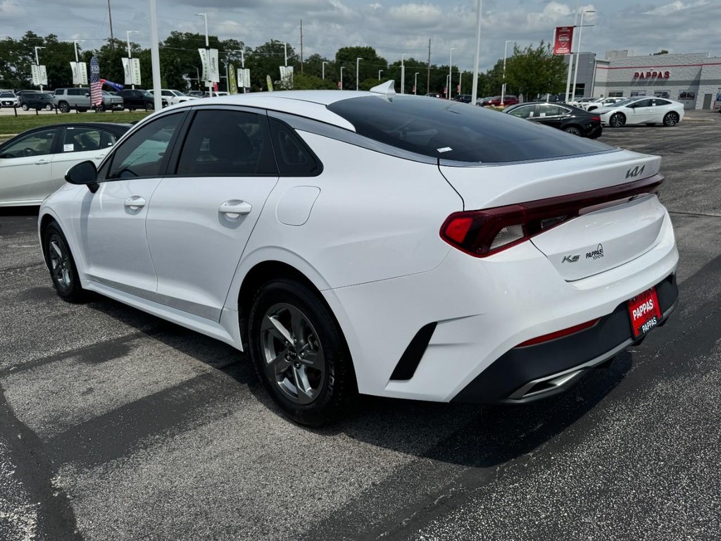 Kia K5 Vehicle Full-screen Gallery Image 05