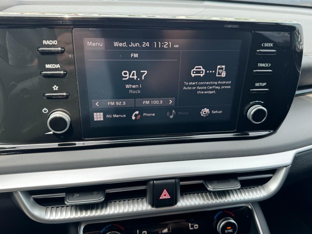 Kia K5 Vehicle Full-screen Gallery Image 19