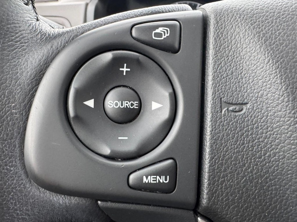 Honda CR-V Vehicle Full-screen Gallery Image 17