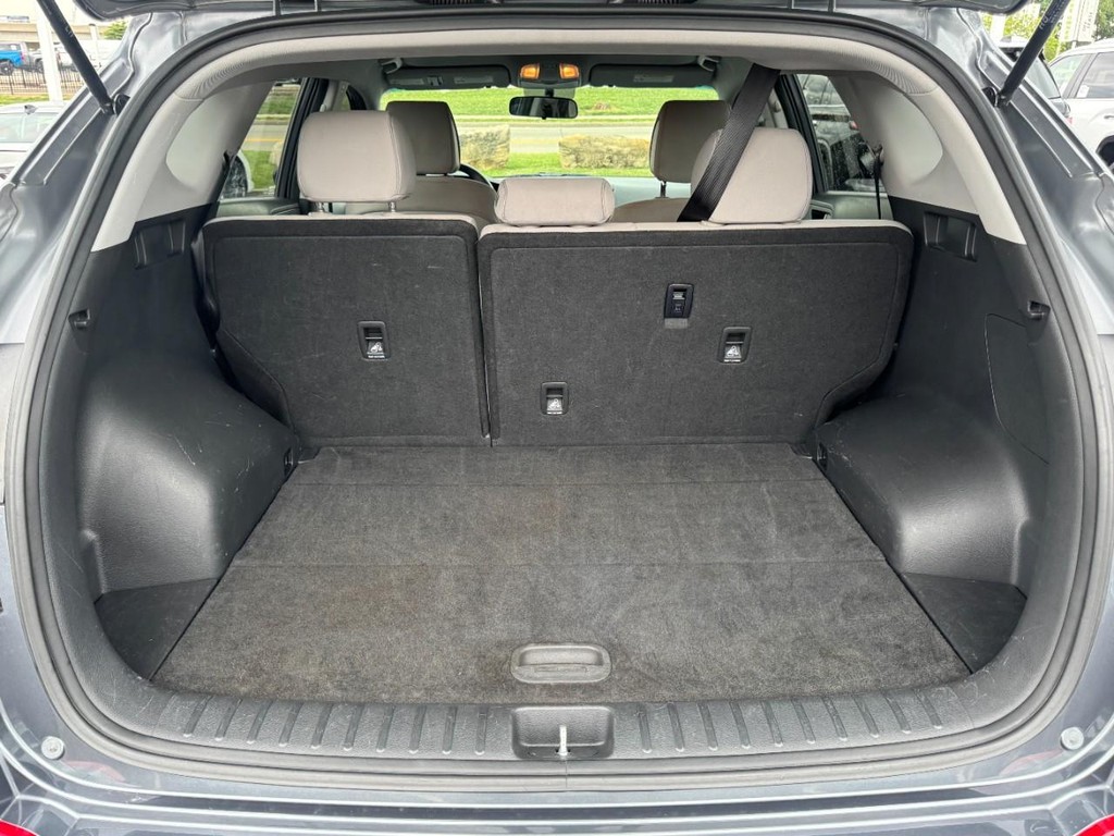 Hyundai Tucson Vehicle Full-screen Gallery Image 06