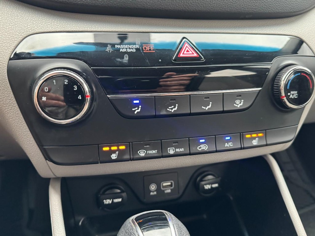 Hyundai Tucson Vehicle Full-screen Gallery Image 18