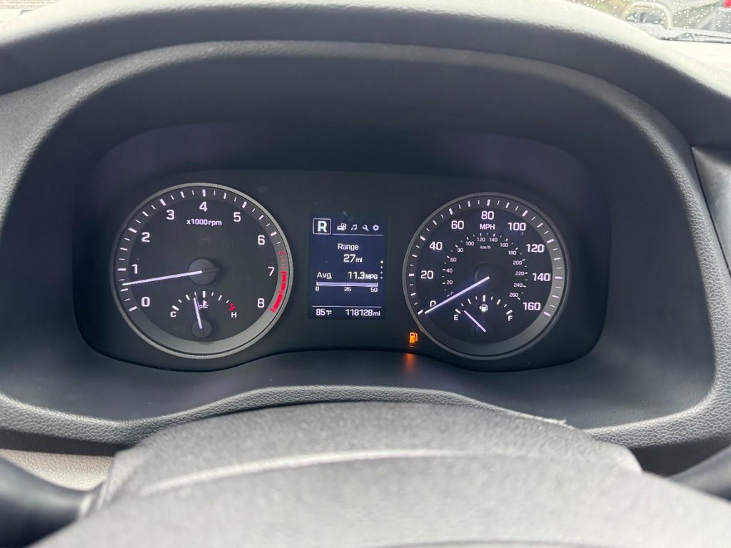 Hyundai Tucson Vehicle Full-screen Gallery Image 21