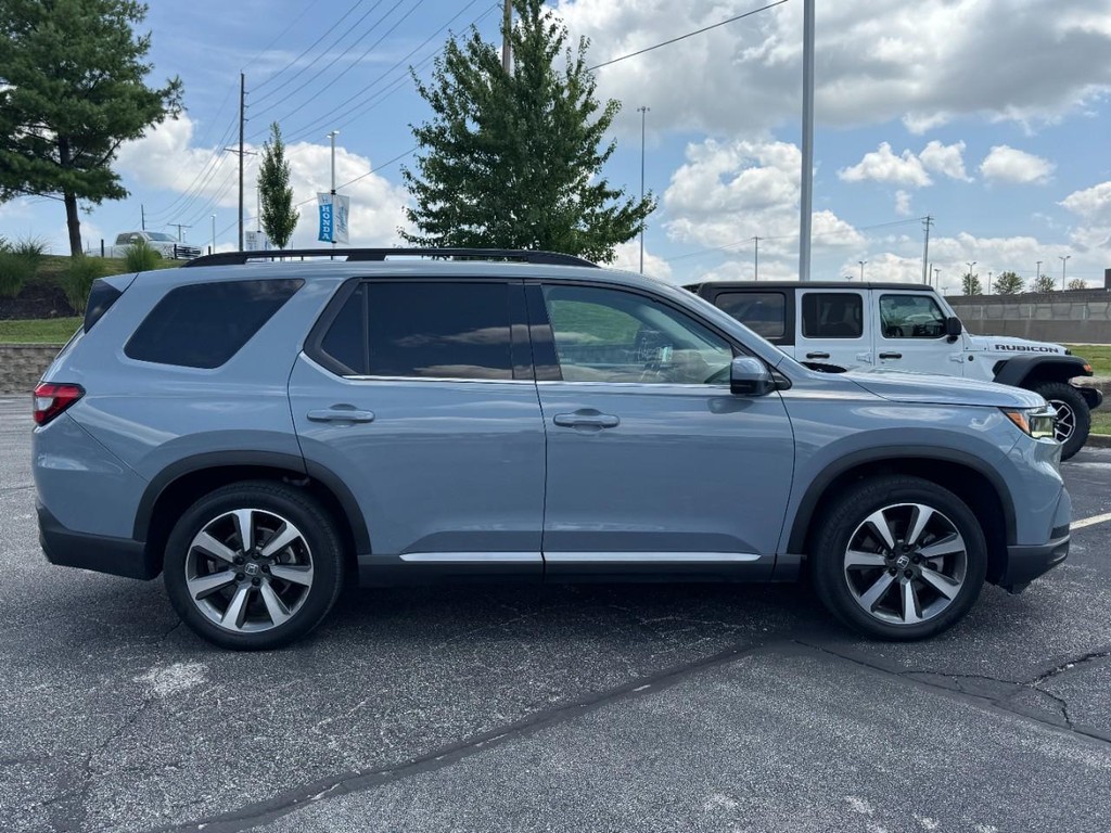 Honda Pilot Vehicle Full-screen Gallery Image 02
