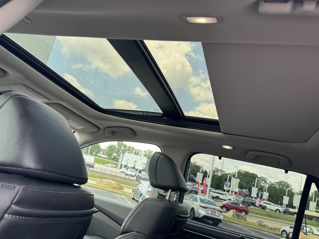 Honda Pilot Vehicle Full-screen Gallery Image 11