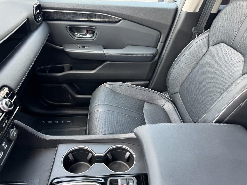 Honda Pilot Vehicle Full-screen Gallery Image 16