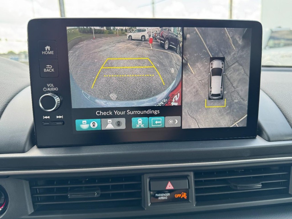 Honda Pilot Vehicle Full-screen Gallery Image 24