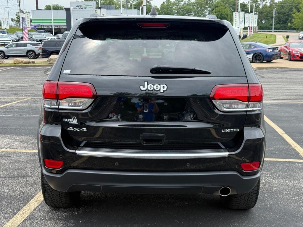 Jeep Grand Cherokee Vehicle Full-screen Gallery Image 05