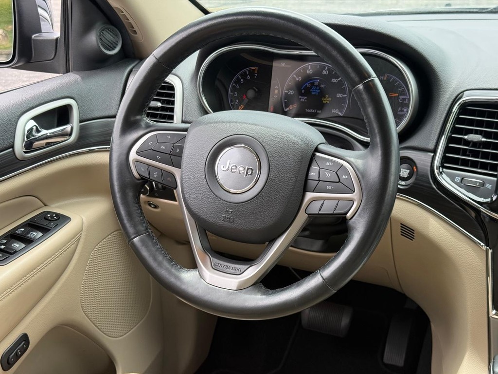 Jeep Grand Cherokee Vehicle Full-screen Gallery Image 13