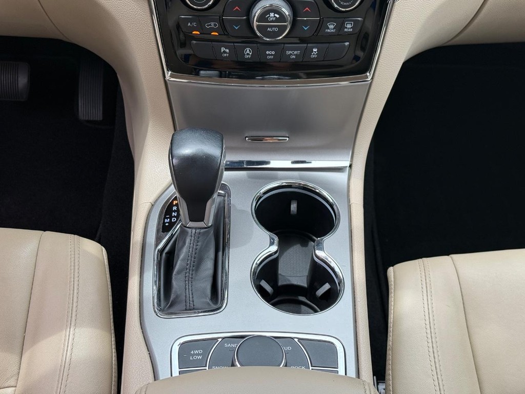 Jeep Grand Cherokee Vehicle Full-screen Gallery Image 15