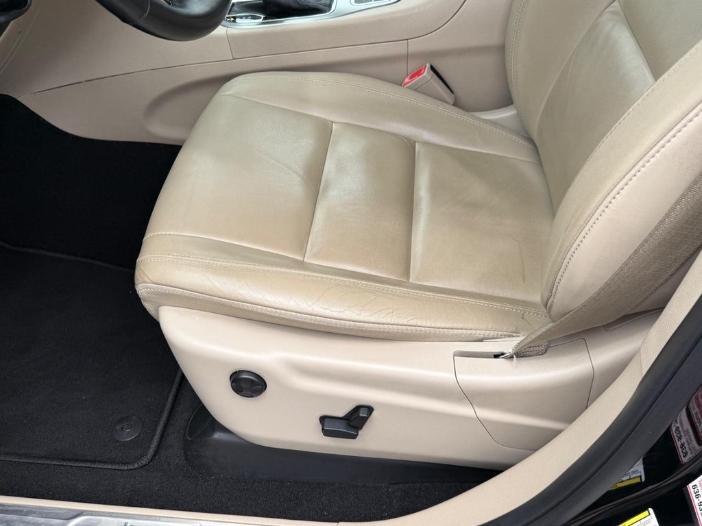 Jeep Grand Cherokee Vehicle Full-screen Gallery Image 18