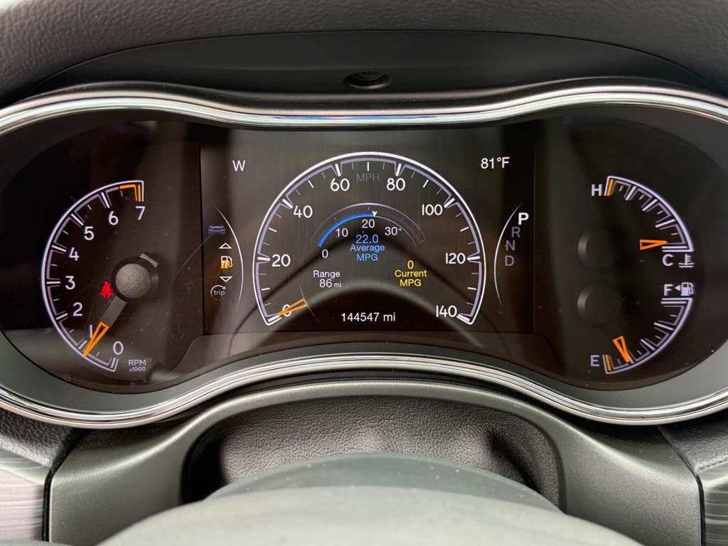 Jeep Grand Cherokee Vehicle Full-screen Gallery Image 22