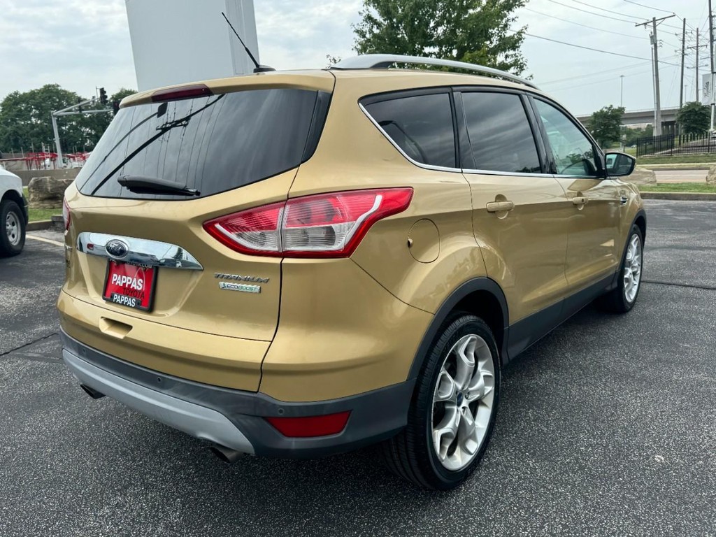 Ford Escape Vehicle Full-screen Gallery Image 03