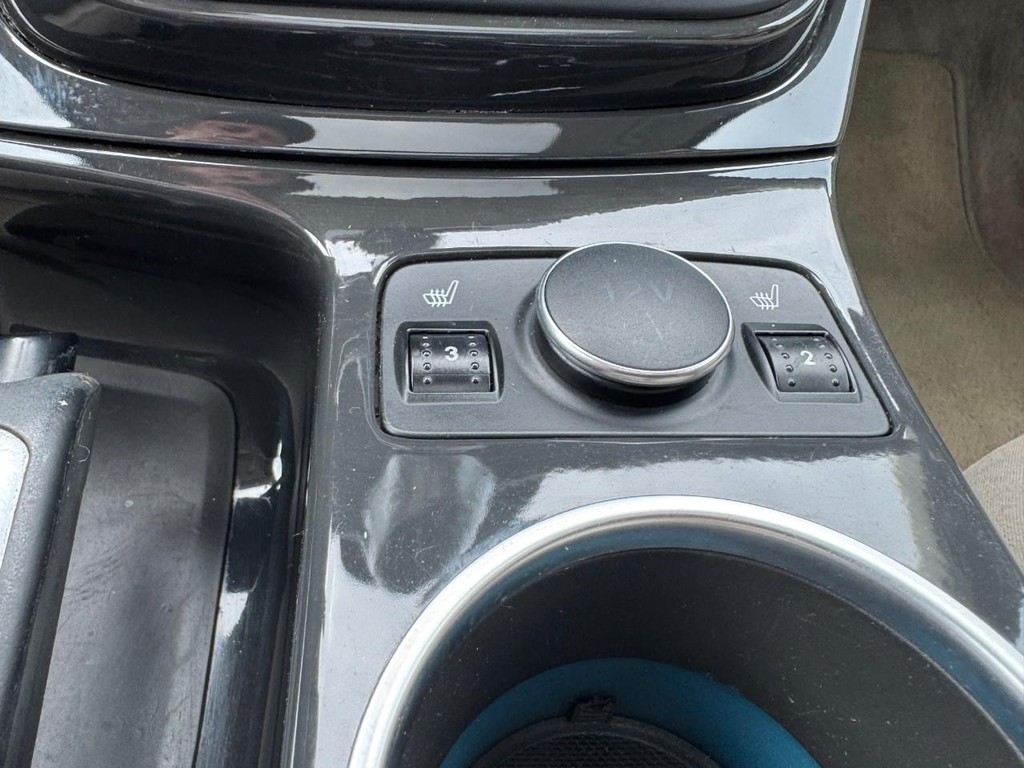 Ford Escape Vehicle Full-screen Gallery Image 19