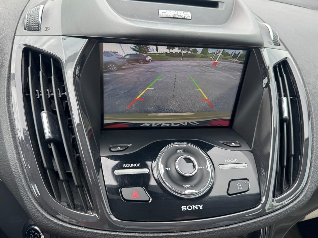 Ford Escape Vehicle Full-screen Gallery Image 23