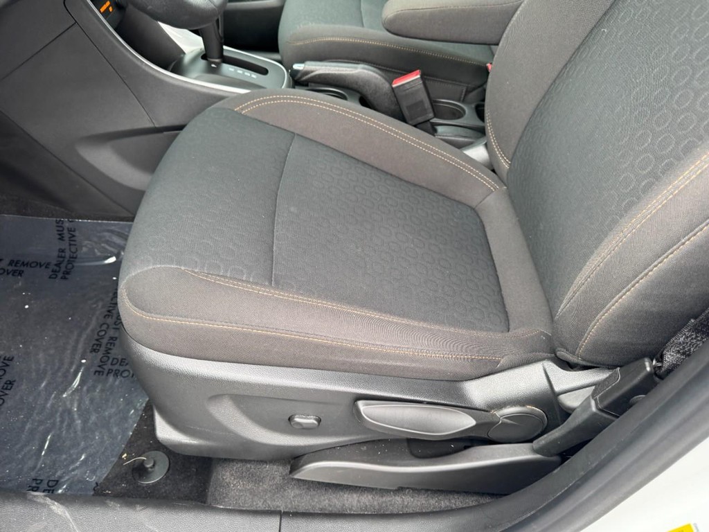 Chevrolet Trax Vehicle Full-screen Gallery Image 15