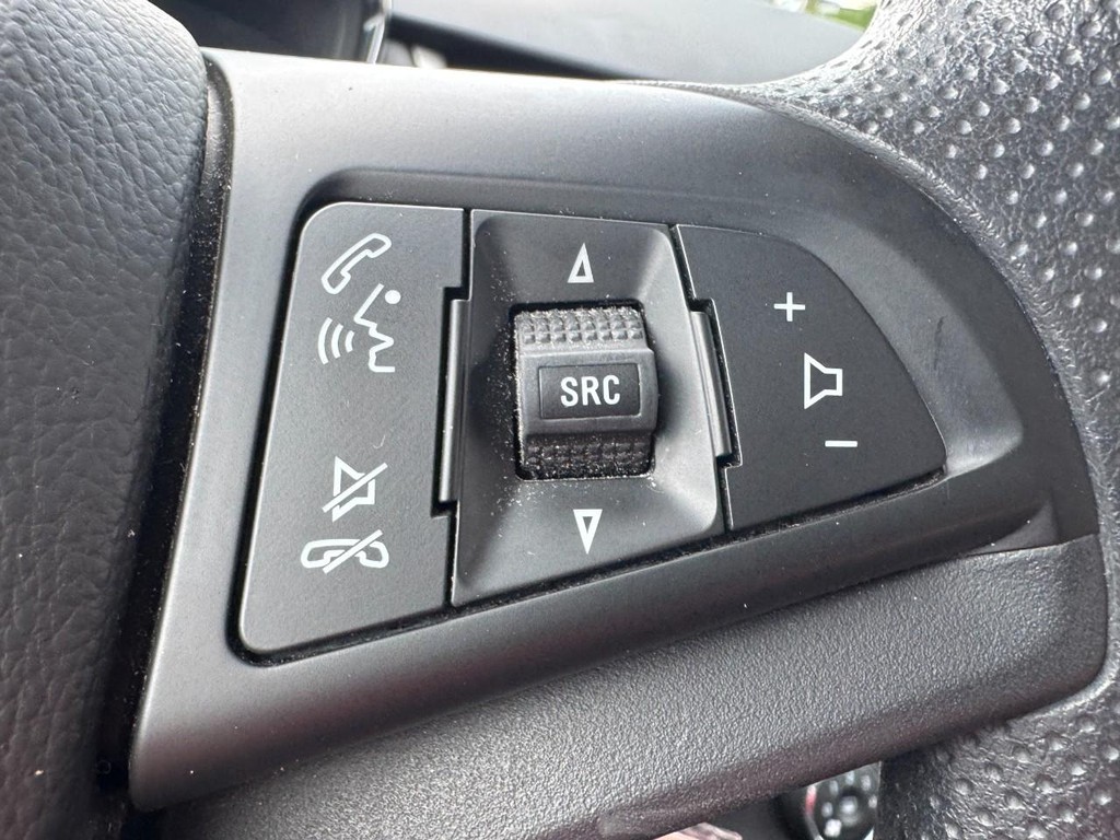 Chevrolet Trax Vehicle Full-screen Gallery Image 17
