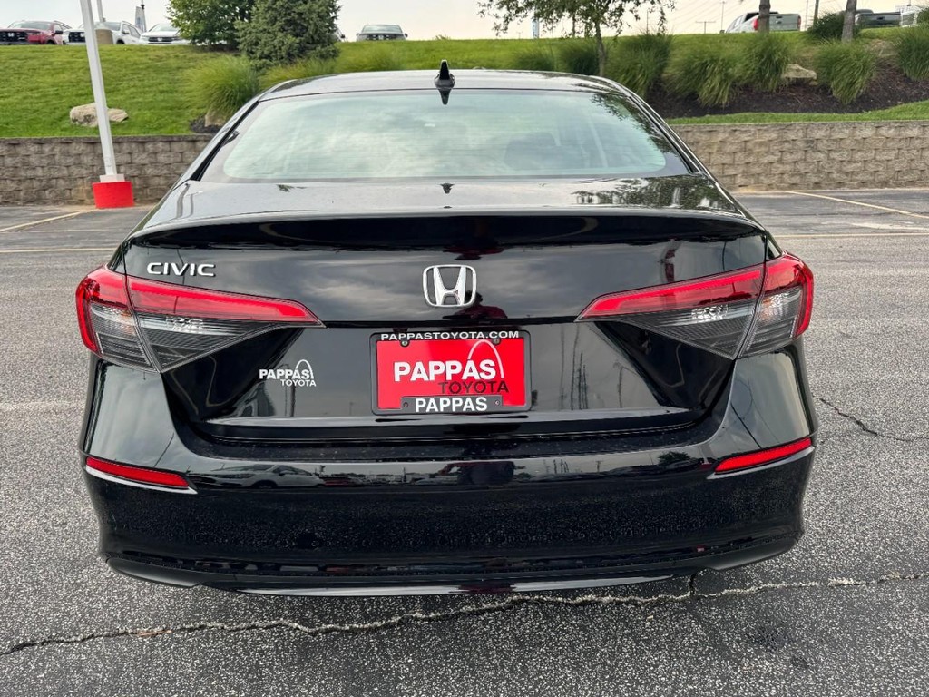 Honda Civic Sedan Vehicle Full-screen Gallery Image 04