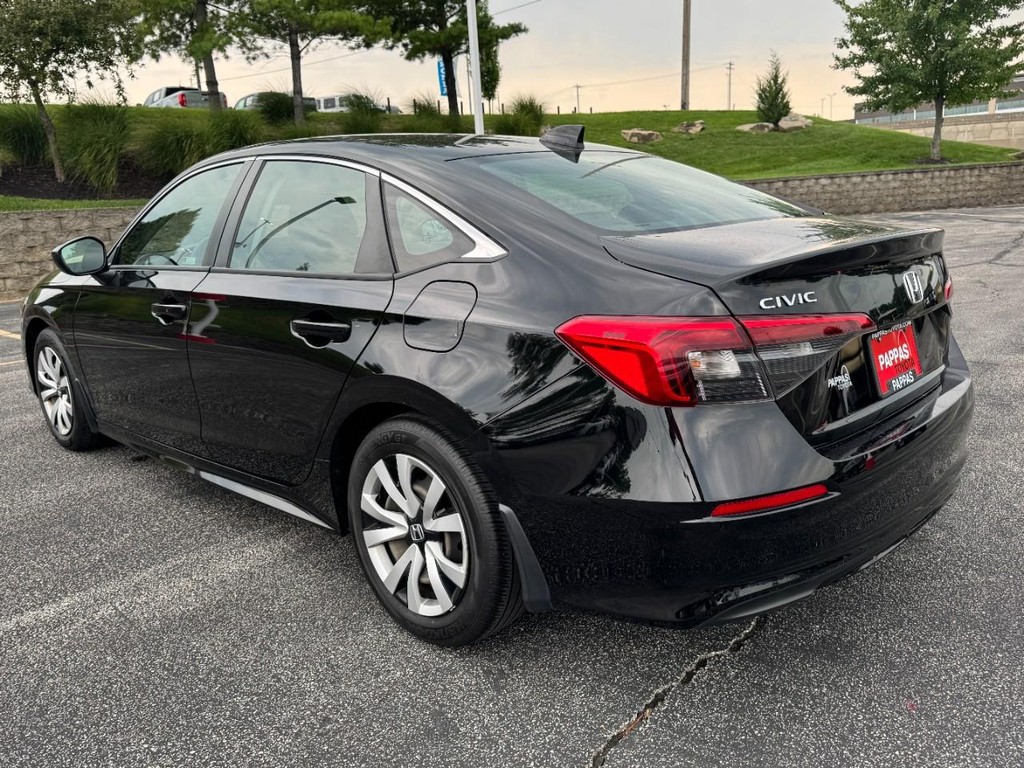 Honda Civic Sedan Vehicle Full-screen Gallery Image 05