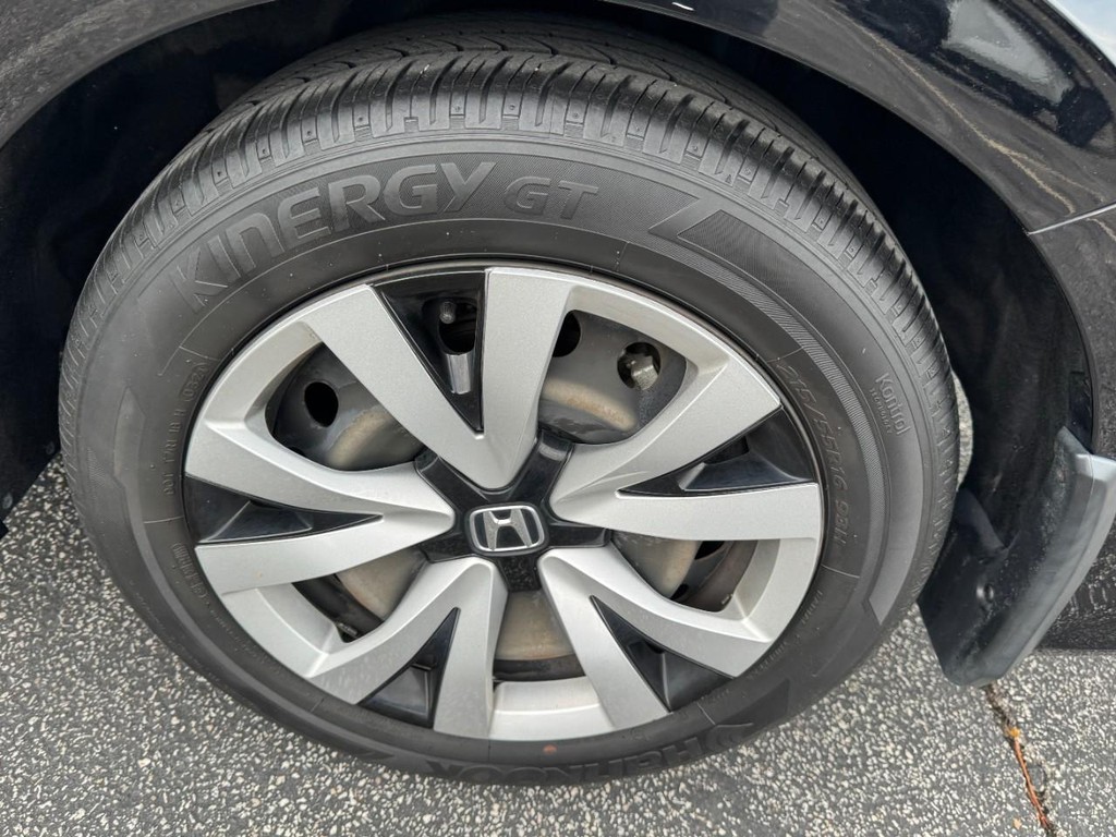 Honda Civic Sedan Vehicle Full-screen Gallery Image 07