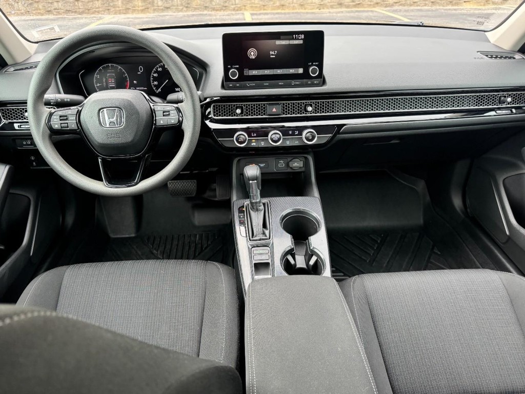 Honda Civic Sedan Vehicle Full-screen Gallery Image 11