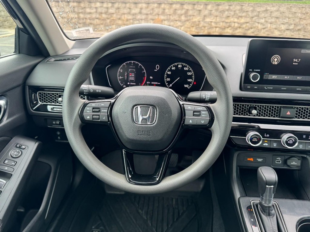 Honda Civic Sedan Vehicle Full-screen Gallery Image 12