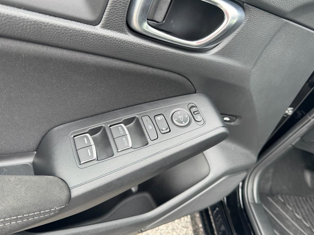 Honda Civic Sedan Vehicle Full-screen Gallery Image 15