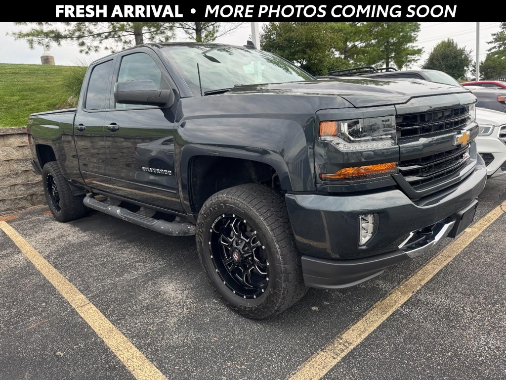 Chevrolet Silverado 1500 LD Vehicle Full-screen Gallery Image 01