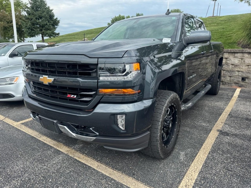 Chevrolet Silverado 1500 LD Vehicle Full-screen Gallery Image 03