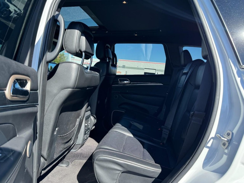 Jeep Grand Cherokee Vehicle Full-screen Gallery Image 10