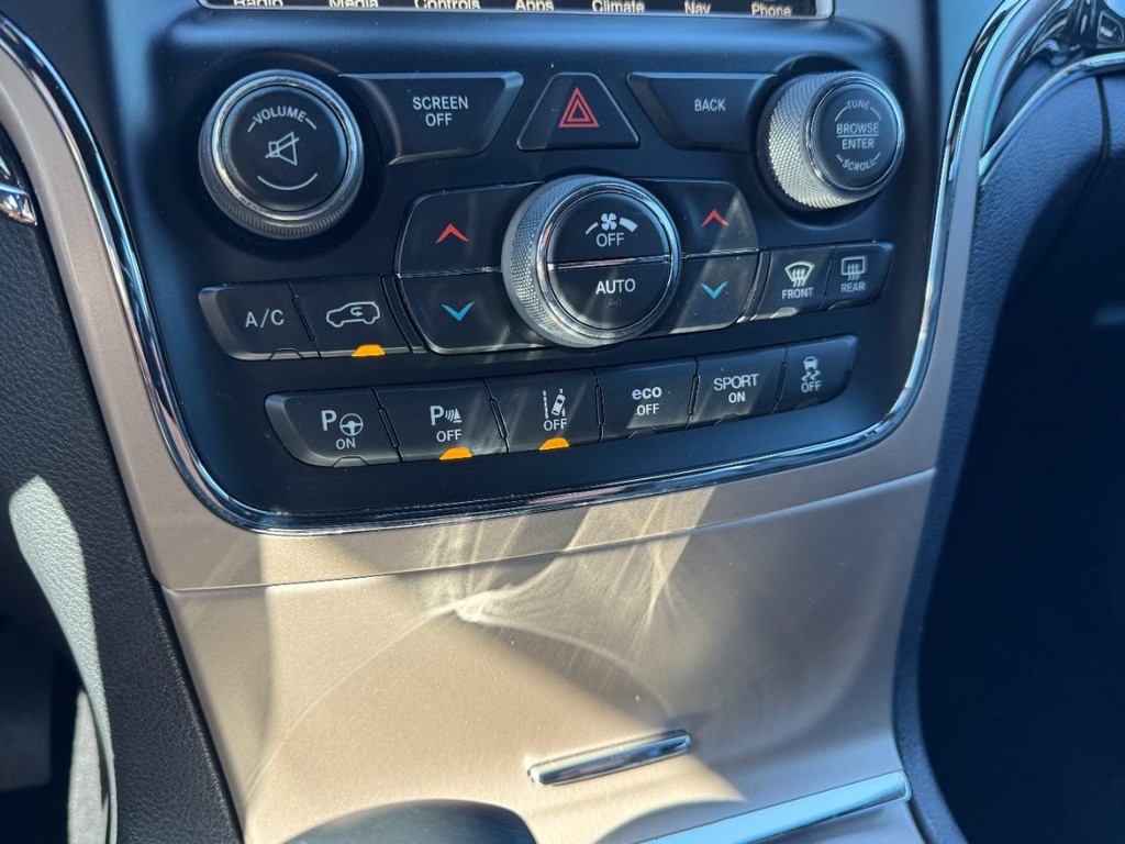 Jeep Grand Cherokee Vehicle Full-screen Gallery Image 19
