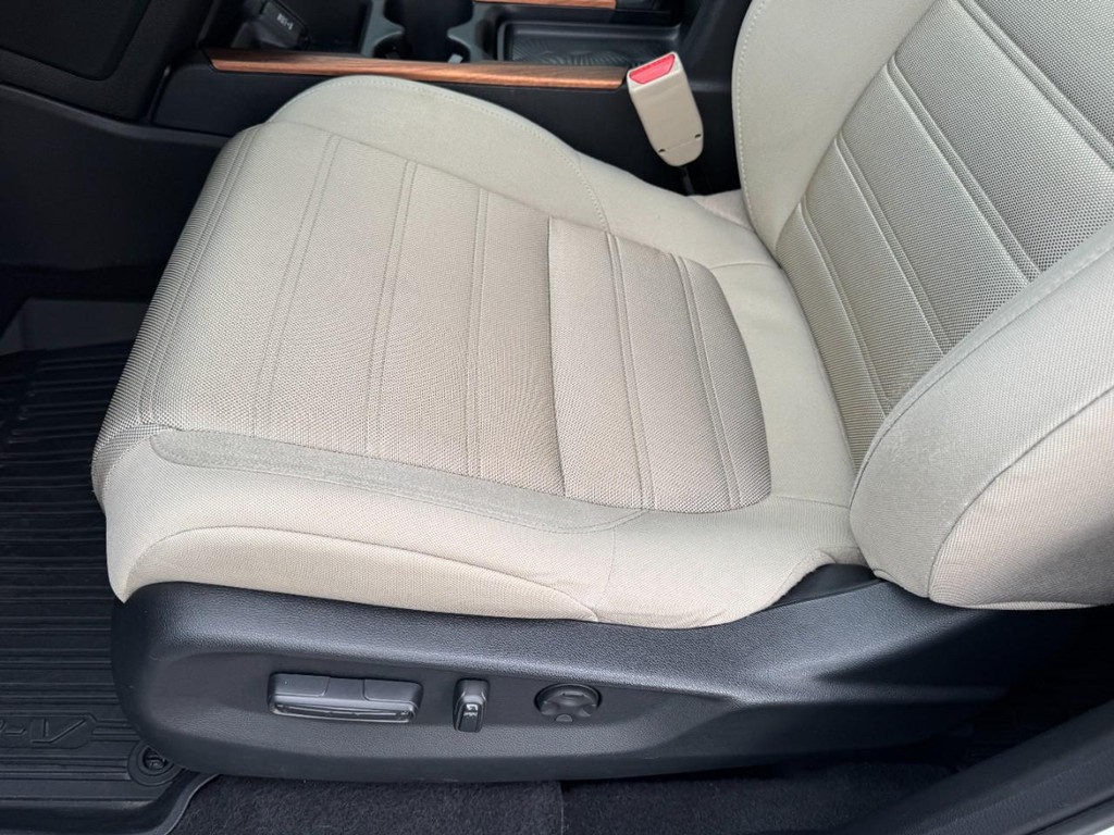 Honda CR-V Vehicle Full-screen Gallery Image 15
