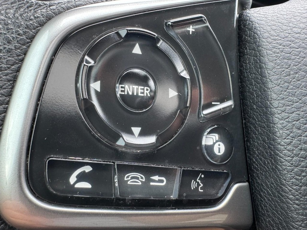 Honda CR-V Vehicle Full-screen Gallery Image 17