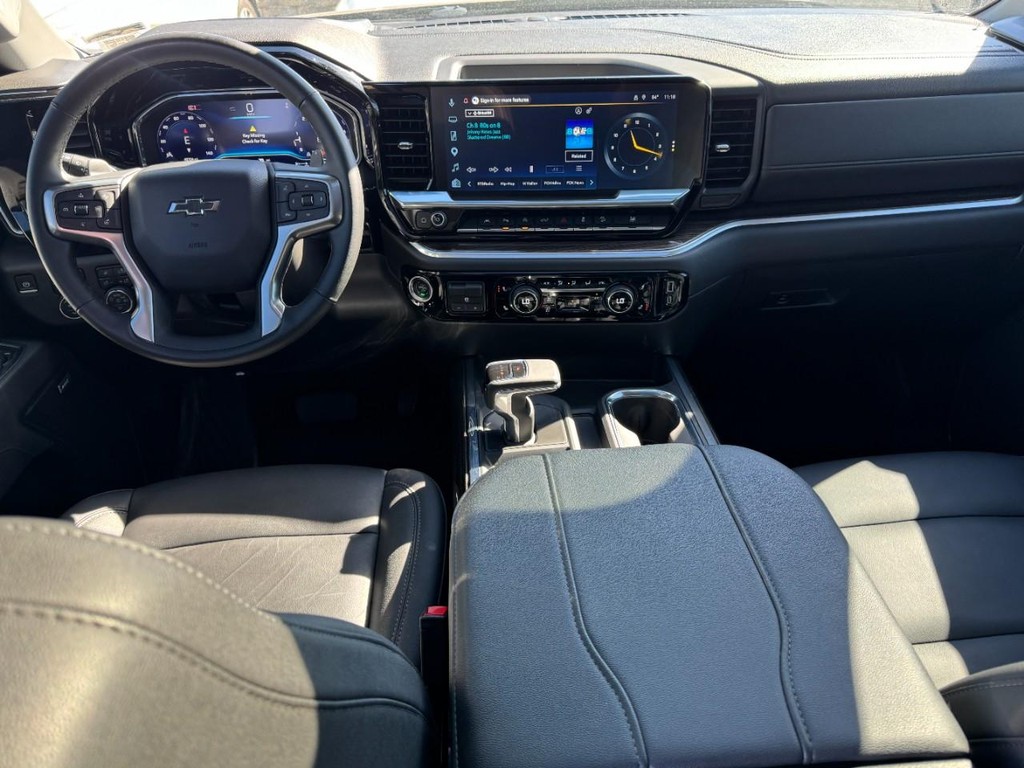 Chevrolet Silverado 1500 Vehicle Full-screen Gallery Image 12