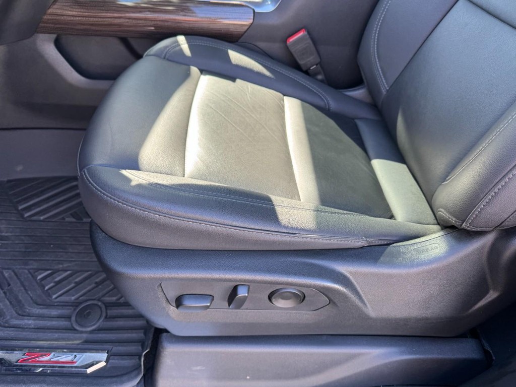 Chevrolet Silverado 1500 Vehicle Full-screen Gallery Image 15