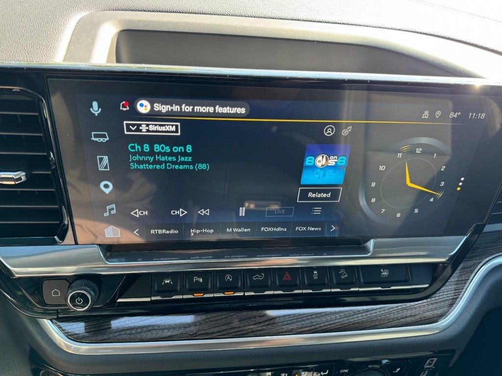 Chevrolet Silverado 1500 Vehicle Full-screen Gallery Image 21
