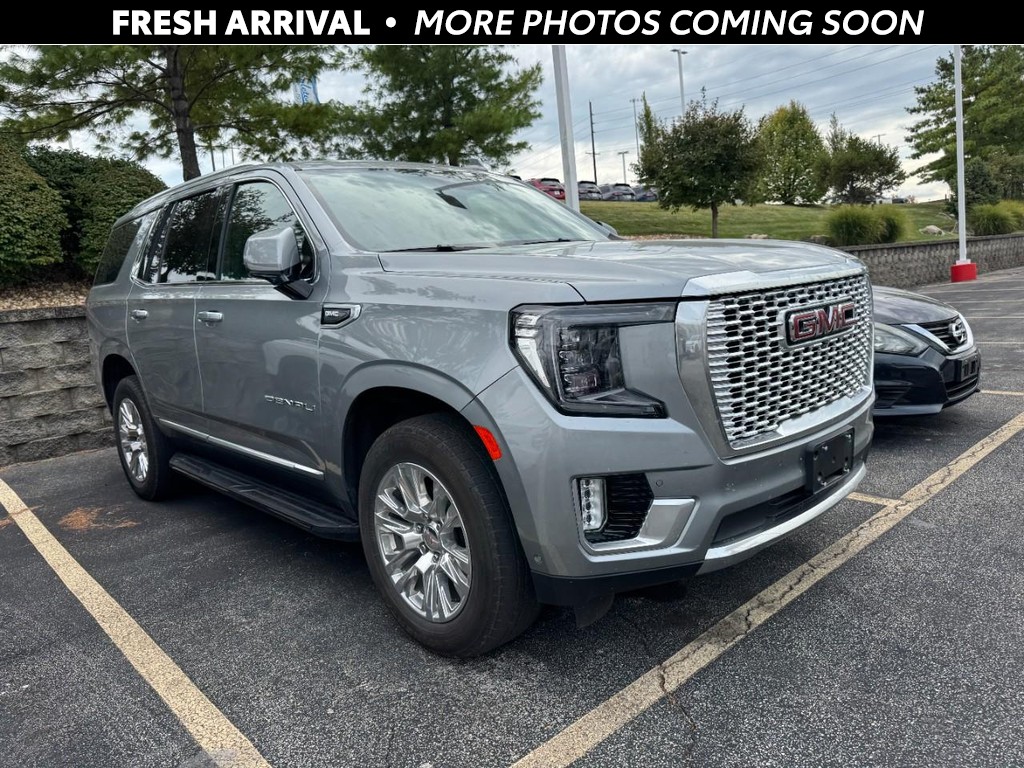 GMC Yukon Vehicle Full-screen Gallery Image 01