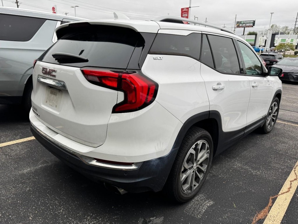 GMC Terrain Vehicle Full-screen Gallery Image 03