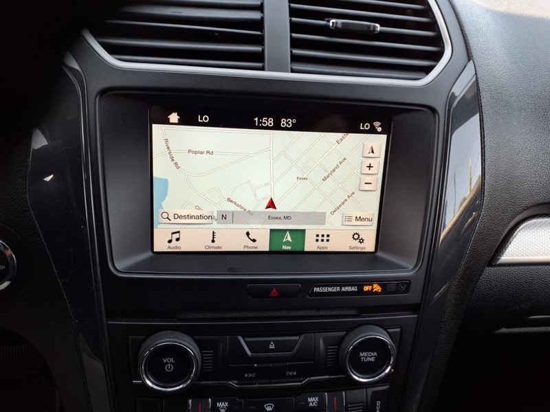 Ford Explorer Vehicle Full-screen Gallery Image 22