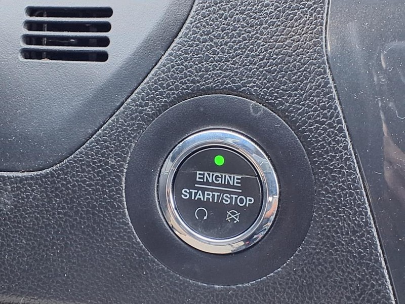 Ford Explorer Vehicle Full-screen Gallery Image 25