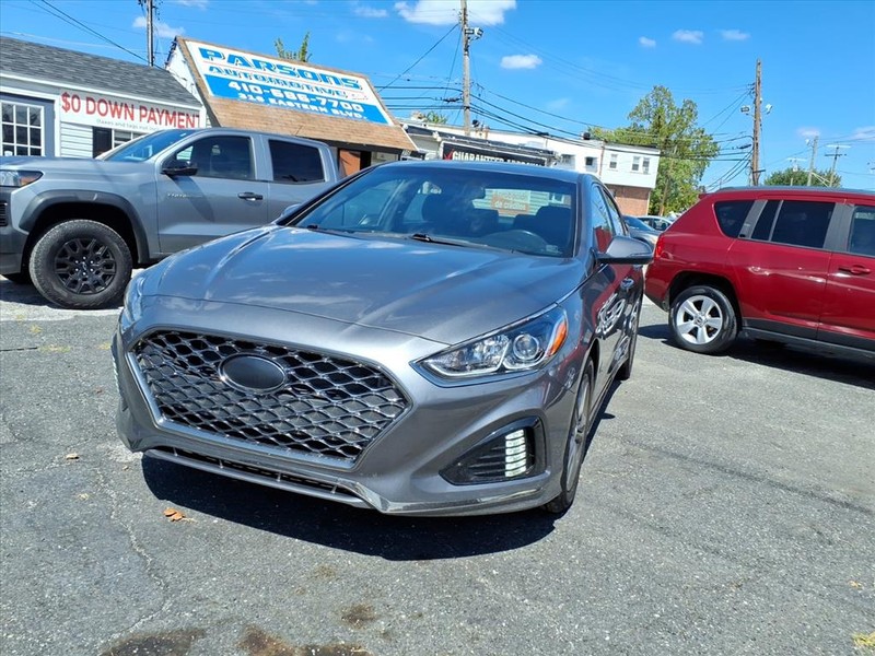 Hyundai Sonata Vehicle Full-screen Gallery Image 02