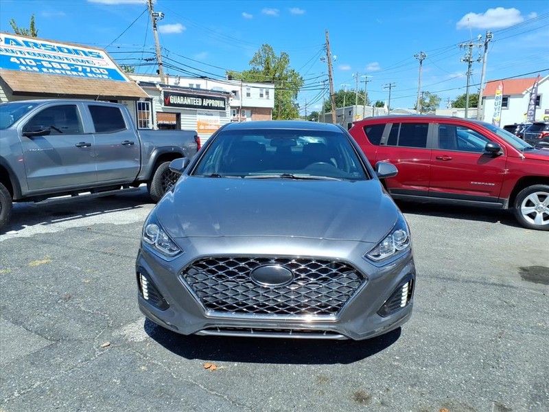 Hyundai Sonata Vehicle Full-screen Gallery Image 03