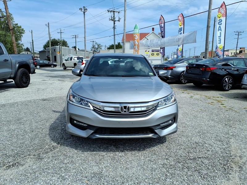 Honda Accord Sedan Vehicle Full-screen Gallery Image 03